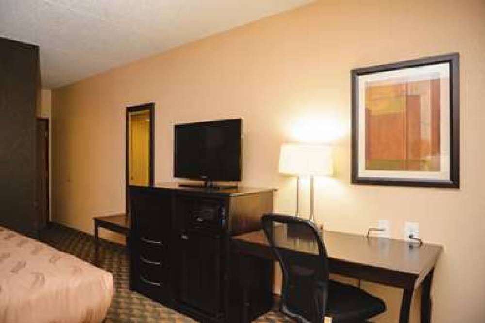 Quality Inn And Suites Starlite Village Conference 10