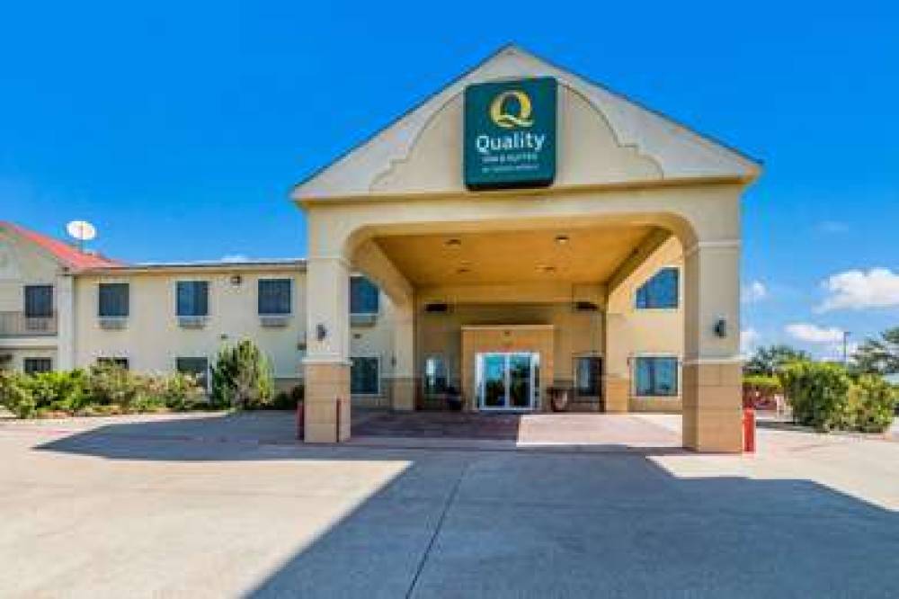 QUALITY INN AND SUITES TERRELL 2