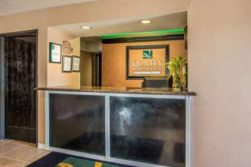 Quality Inn And Suites West Bend 5