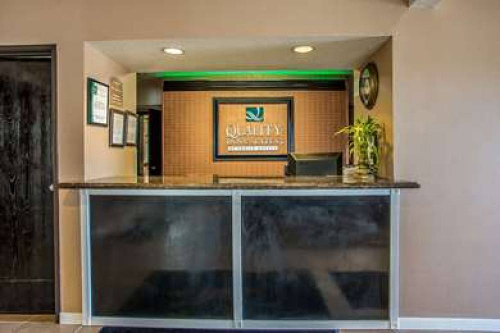 Quality Inn And Suites West Bend 7