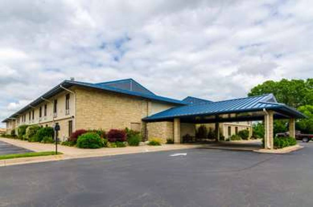 QUALITY INN AND SUITES WINFIELD 1