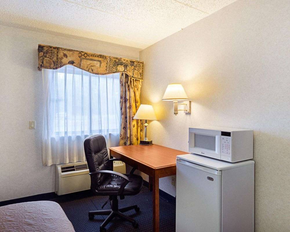 Quality Inn And Suites Worcester 2