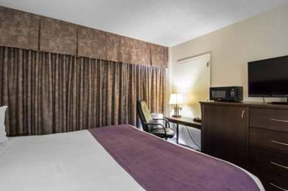 QUALITY INN AND SUITES YELLOWKNIFE 9