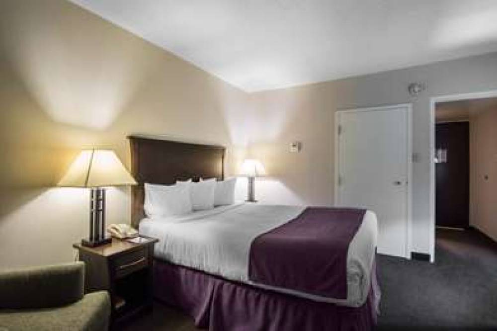 QUALITY INN AND SUITES YELLOWKNIFE 6