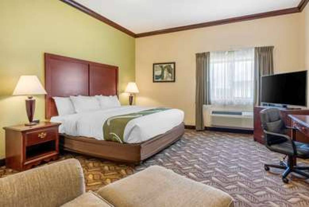 QUALITY INN AND SUITES ZANESVILLE 8