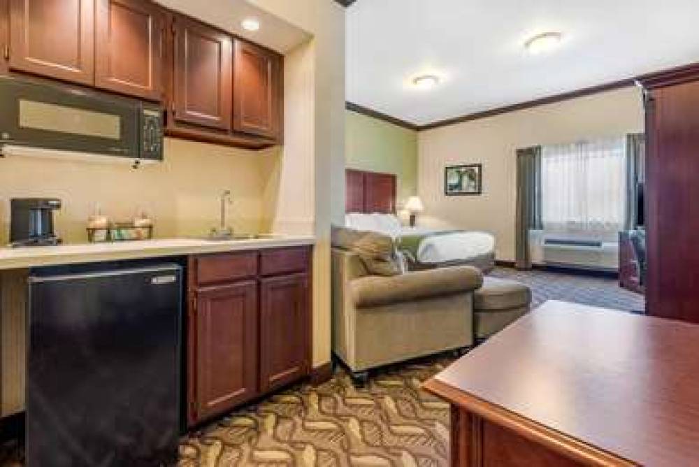 QUALITY INN AND SUITES ZANESVILLE 7