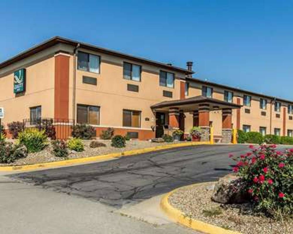 QUALITY INN AT COLLINS ROAD - CEDAR 2