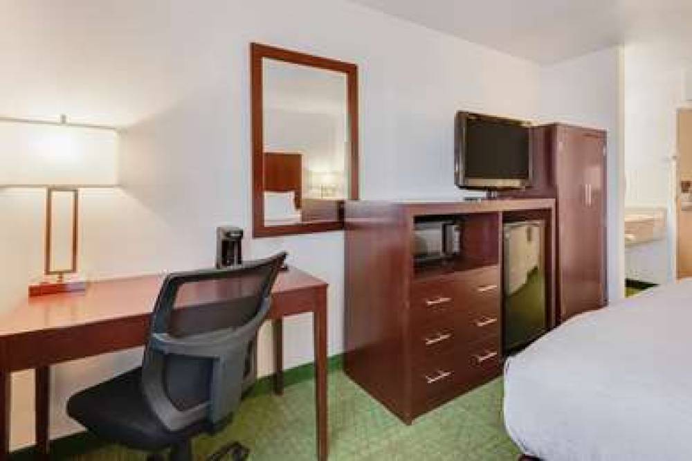 Quality Inn Belgrade 9