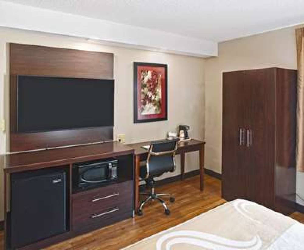 QUALITY INN BENTONVILLE-ROGERS 9