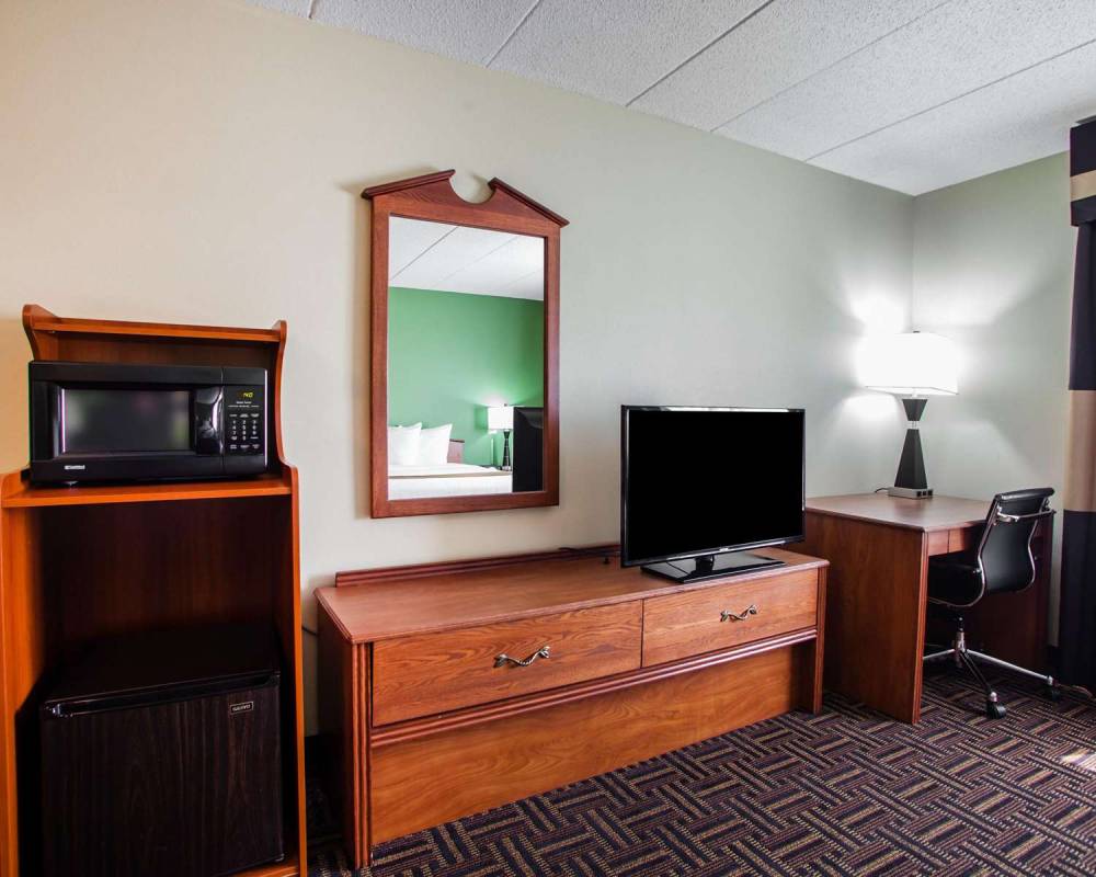 Quality Inn Bolingbrook I-55 8