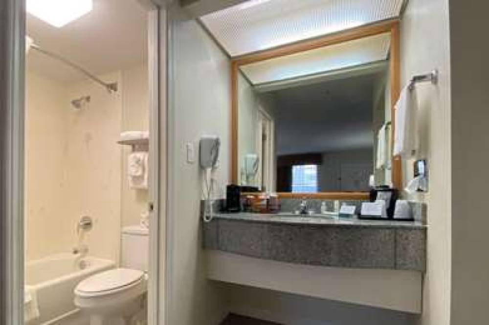 Quality Inn Branson - Hwy 76 Central 10