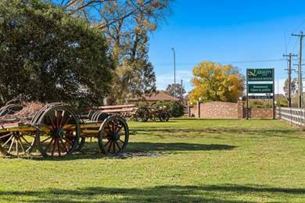 Quality Inn Carriage House 1