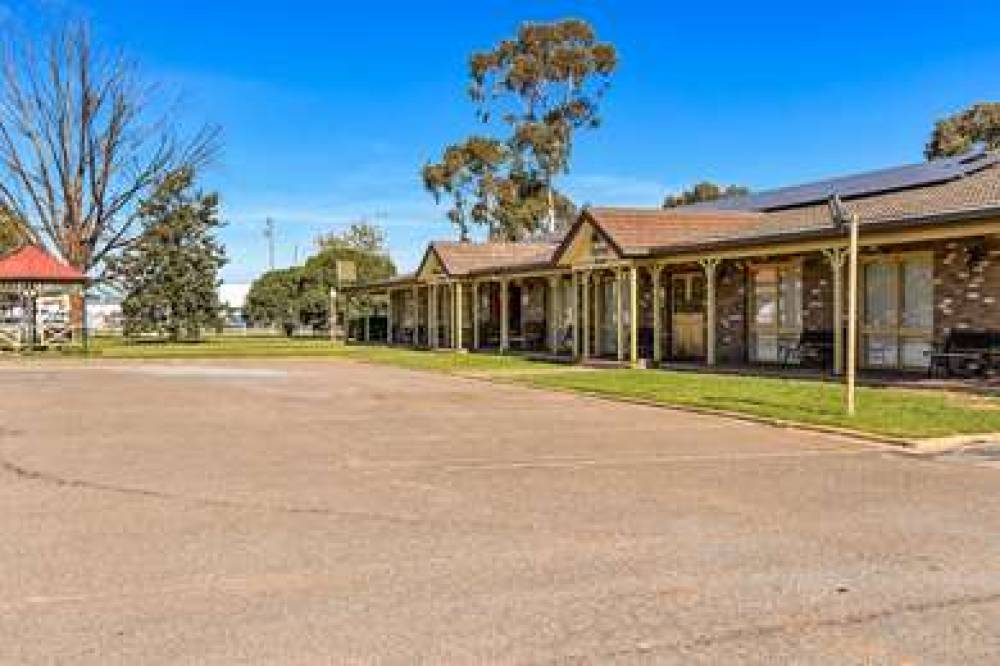 Quality Inn Carriage House