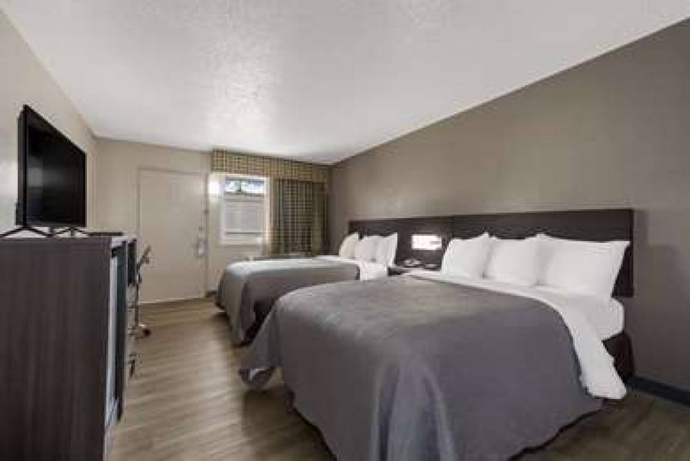 QUALITY INN CHARLESTON - WEST ASHLE 8