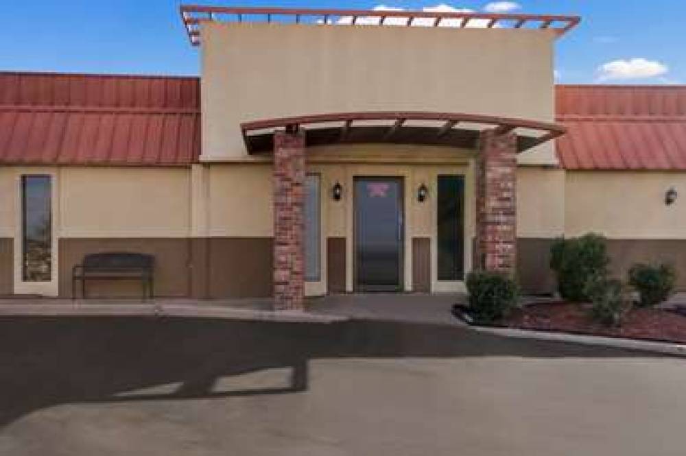 QUALITY INN CHICKASHA NEAR UNIVERSI 2