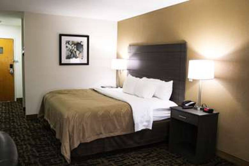 QUALITY INN CLINTON-KNOXVILLE NORTH 8