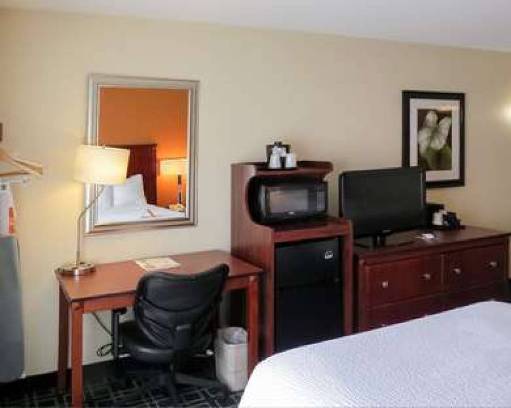 Quality Inn Cranberry Township 5