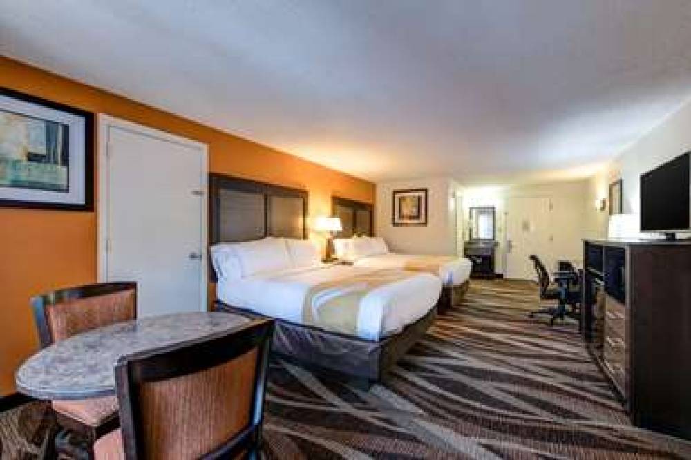 Quality Inn Creekside - Downtown Gatlinburg 10