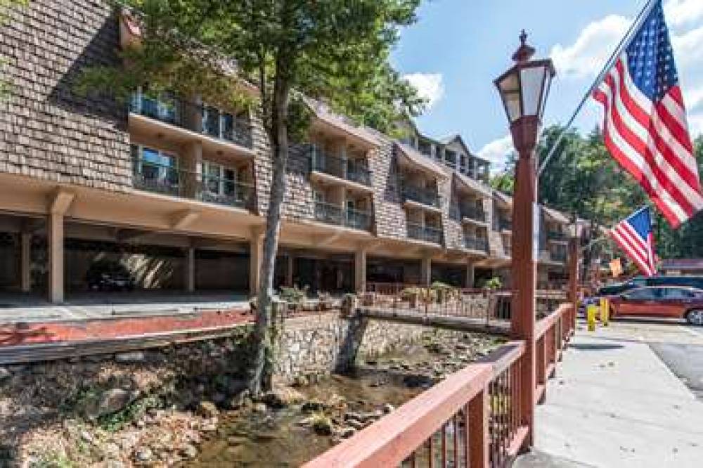 Quality Inn Creekside - Downtown Gatlinburg 3