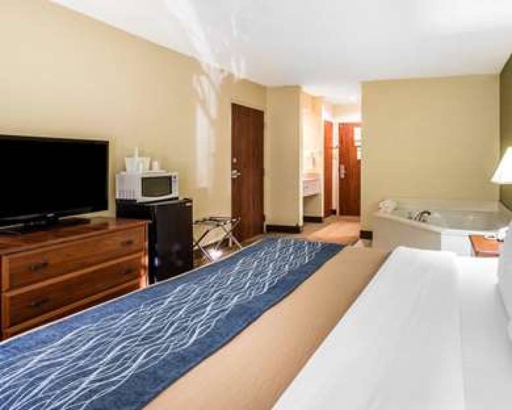 QUALITY INN DARIEN-NORTH BRUNSWICK 8