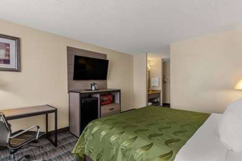 QUALITY INN DENVER NORTHEAST BRIGHT 9