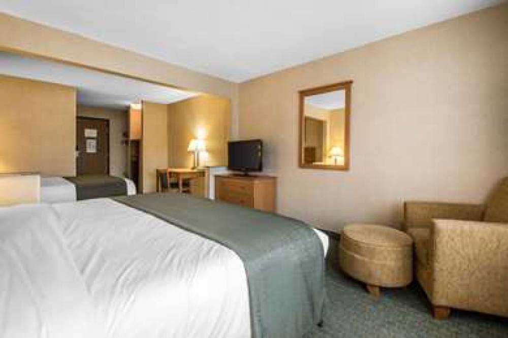 Quality Inn Dubuque Near Galena And Hwy 20 6