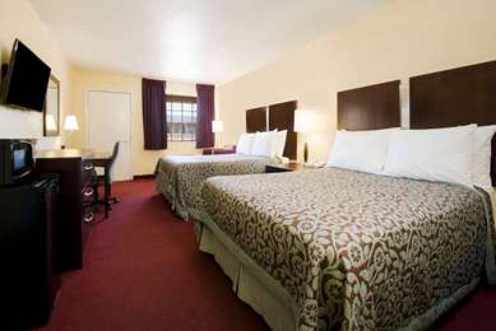 QUALITY INN EASTLAND 10