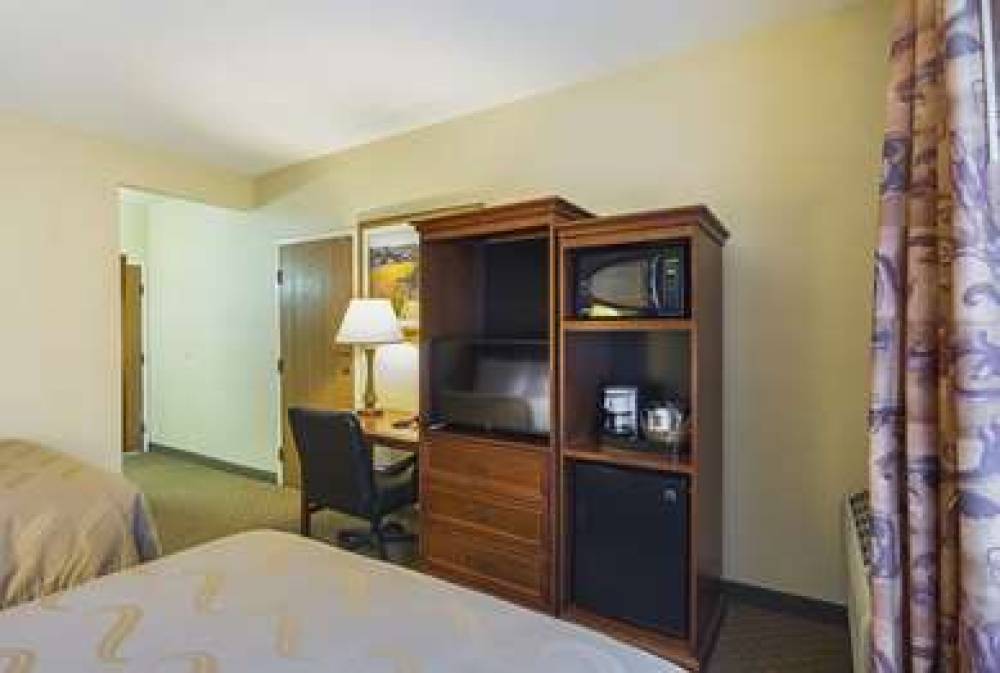 QUALITY INN FRESNO YOSEMITE AIRPORT 10