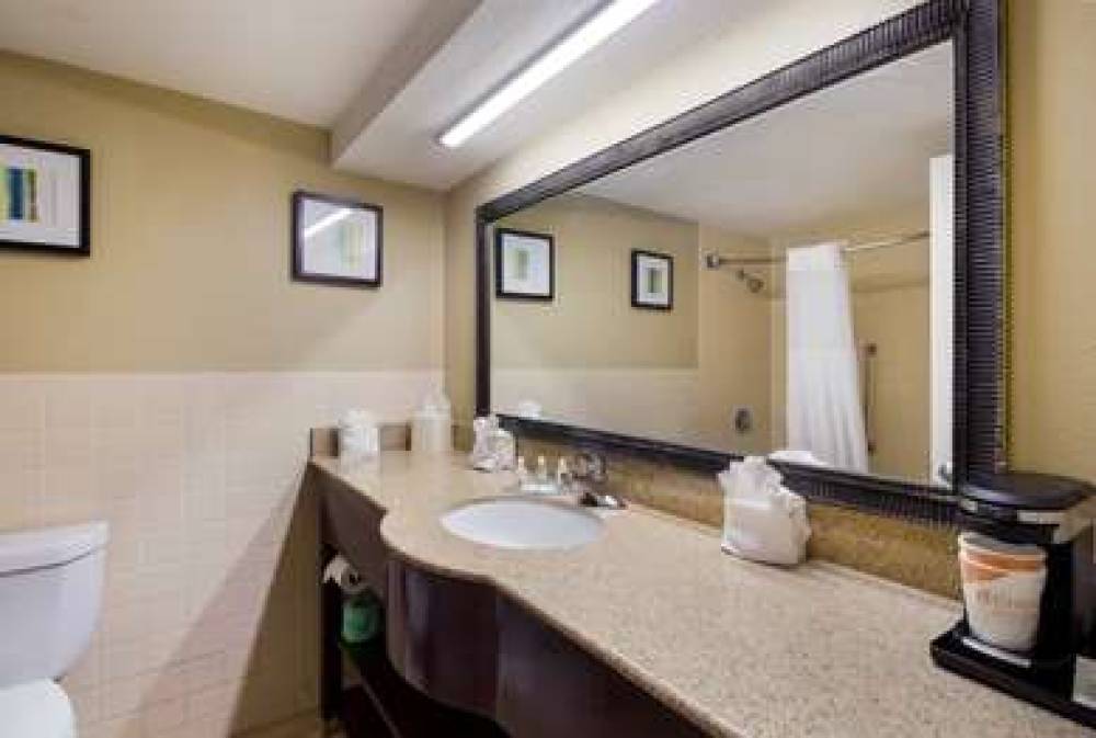 QUALITY INN HOUSTON 8