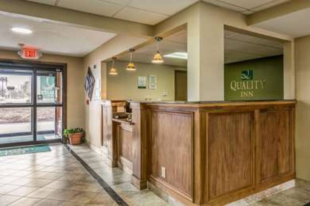 QUALITY INN I-74 BATESVILLE 6