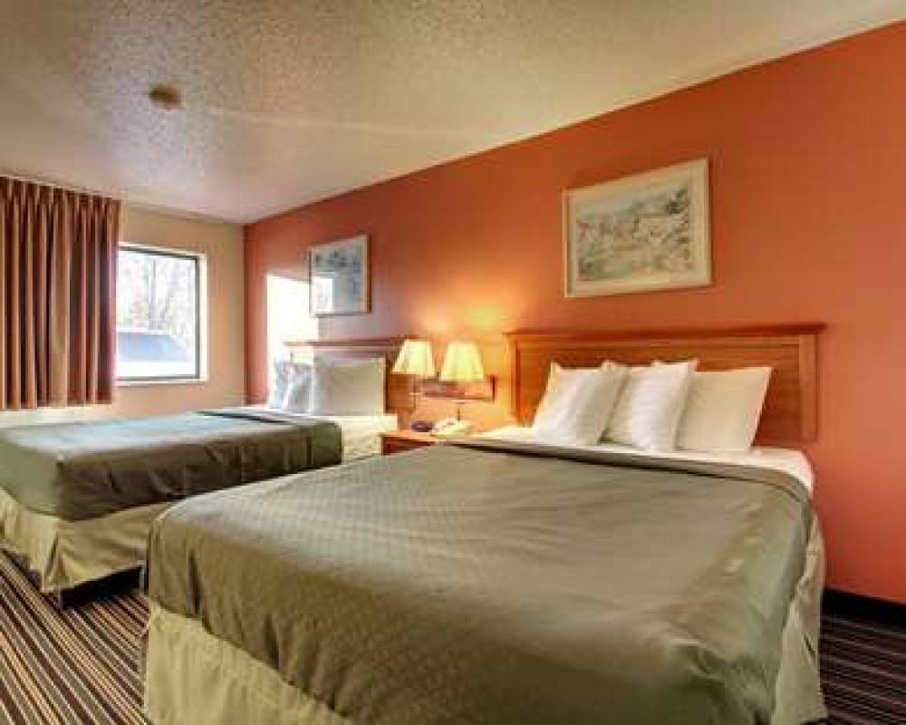 QUALITY INN INDIANOLA 10