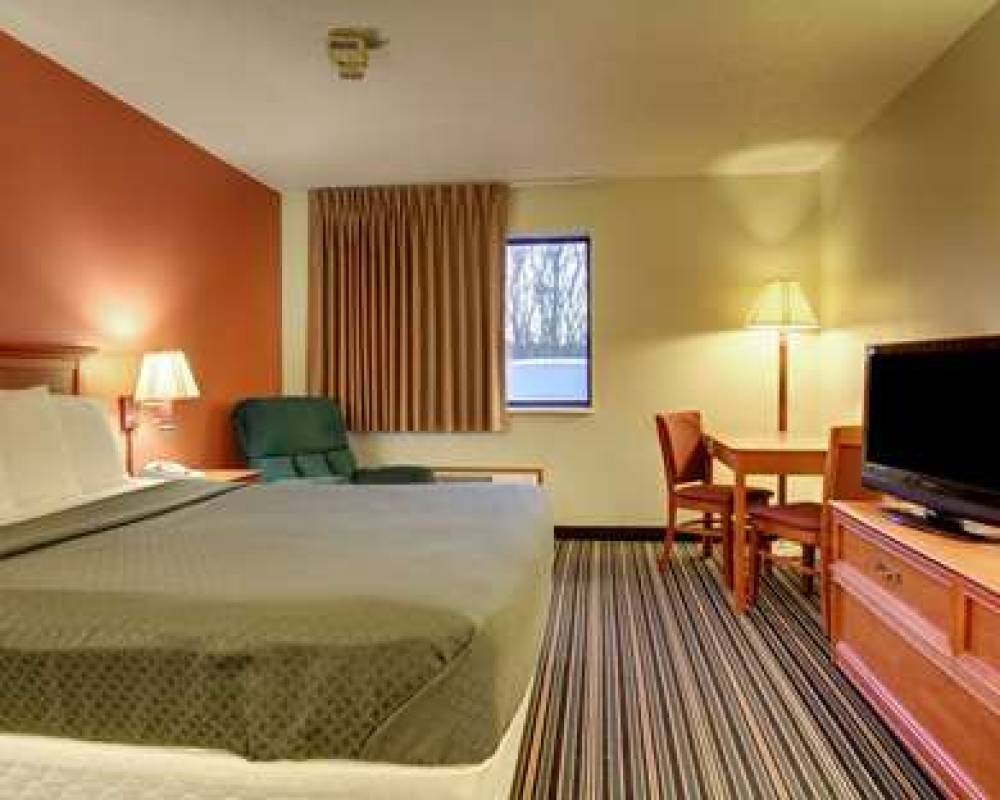 QUALITY INN INDIANOLA 7