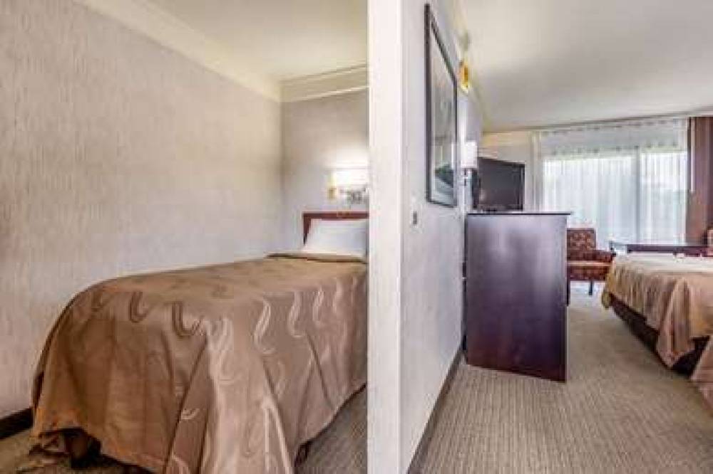 Quality Inn Lakefront 9