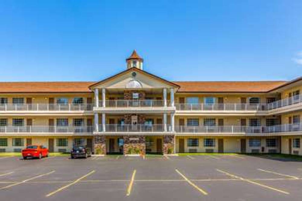 Quality Inn Lakefront 3