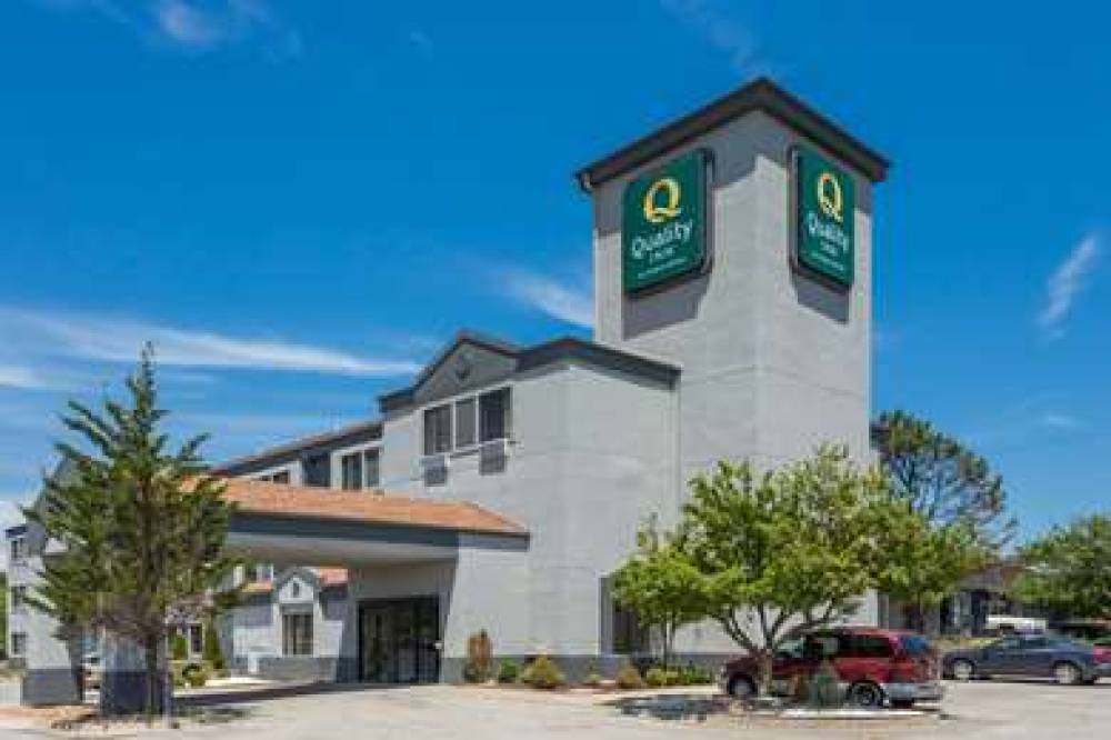 QUALITY INN LEES SUMMIT - KANSAS CI 2