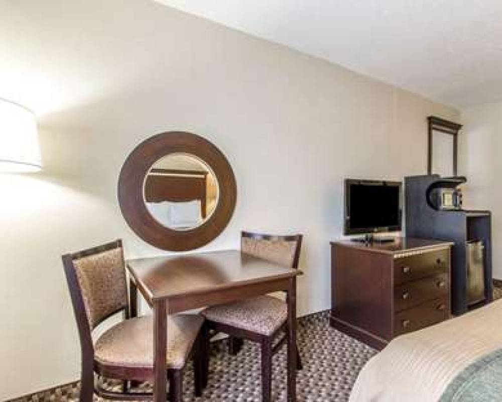 QUALITY INN MACOMB NEAR UNIVERSITY 10