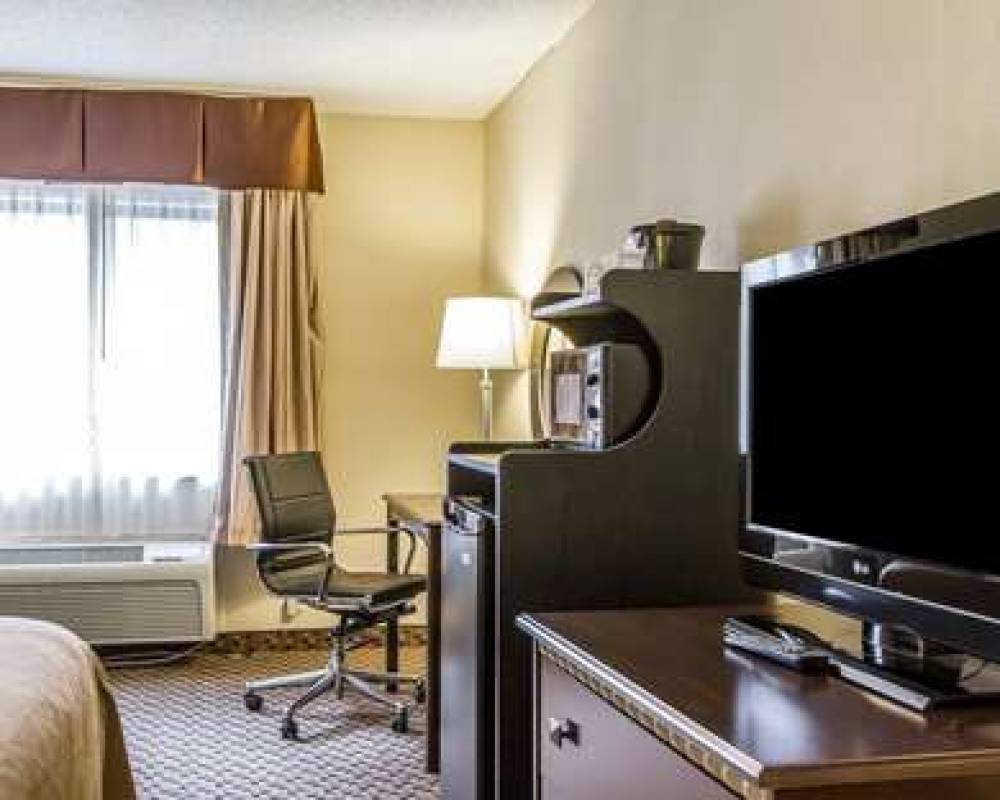 QUALITY INN MACOMB NEAR UNIVERSITY 5