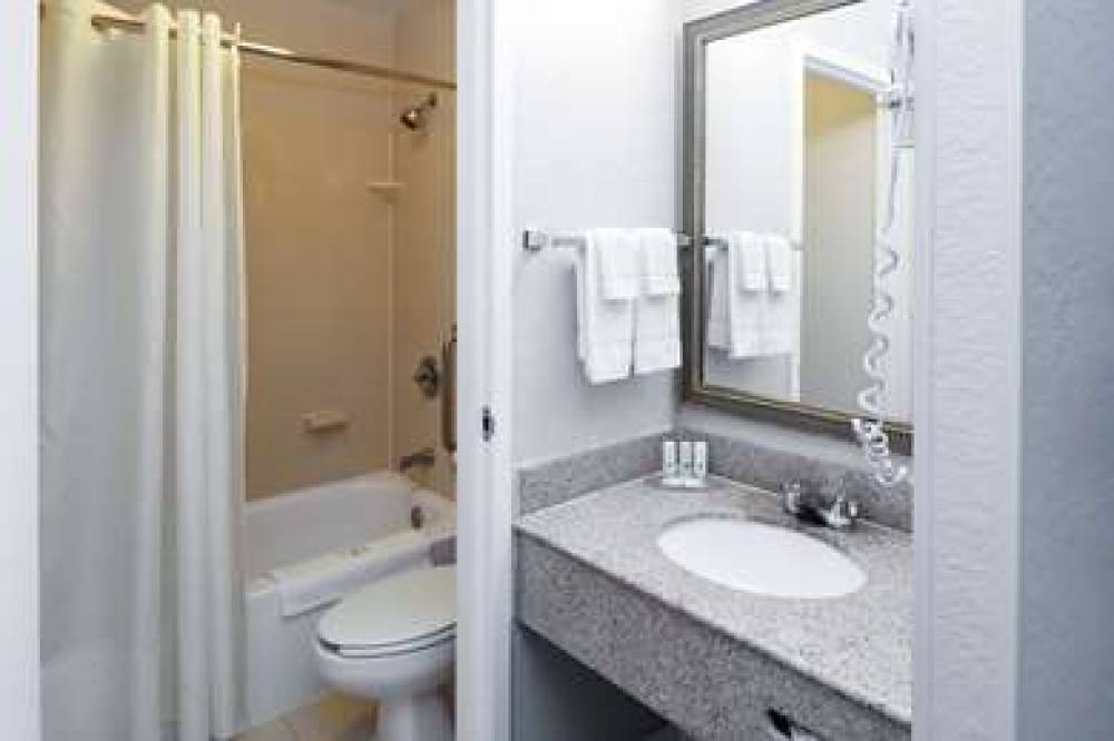 QUALITY INN MIAMI AIRPORT - DORAL 6