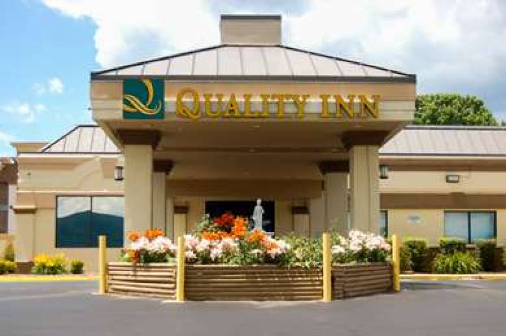 QUALITY INN MILL HALL - LAMAR 1