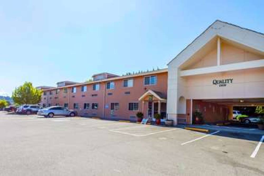 Quality Inn Near Seattle Premium Outlets 1