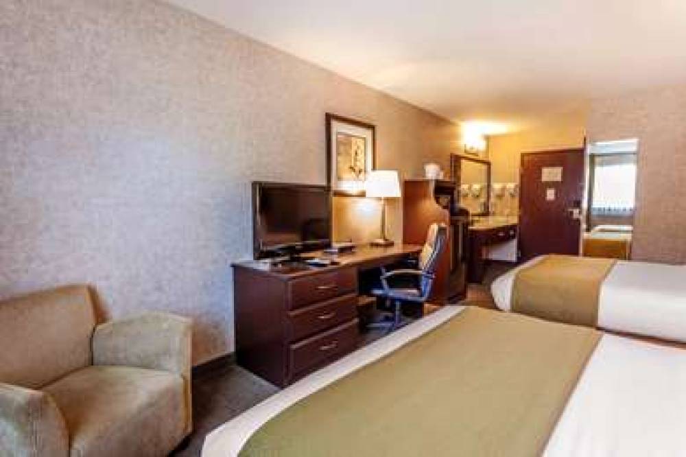 Quality Inn Near Seattle Premium Outlets 10