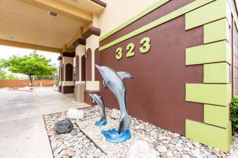 Quality Inn Near SeaWorld - Lackland 2