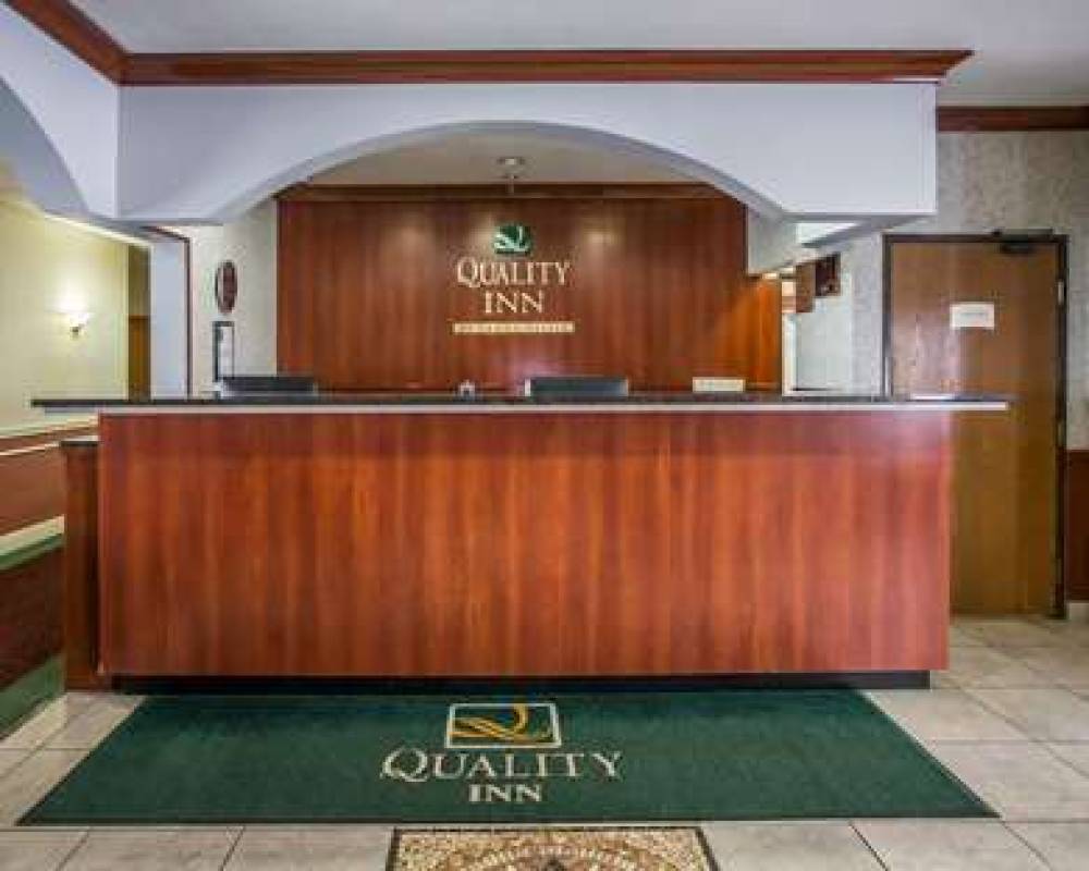 Quality Inn Peru 5