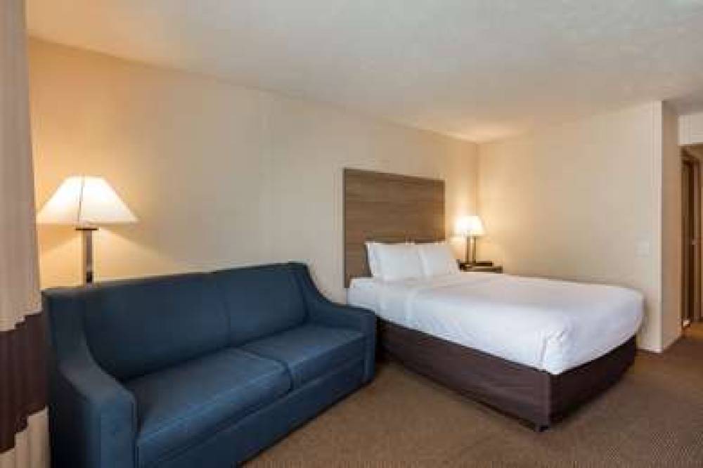 QUALITY INN PETOSKEY-HARBOR SPRINGS 9