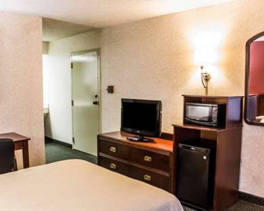 Quality Inn Roanoke Rapids 7