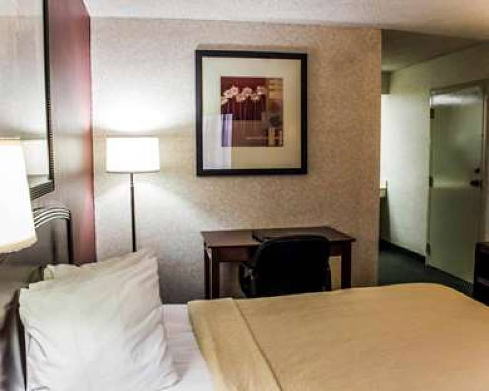 Quality Inn Roanoke Rapids 8