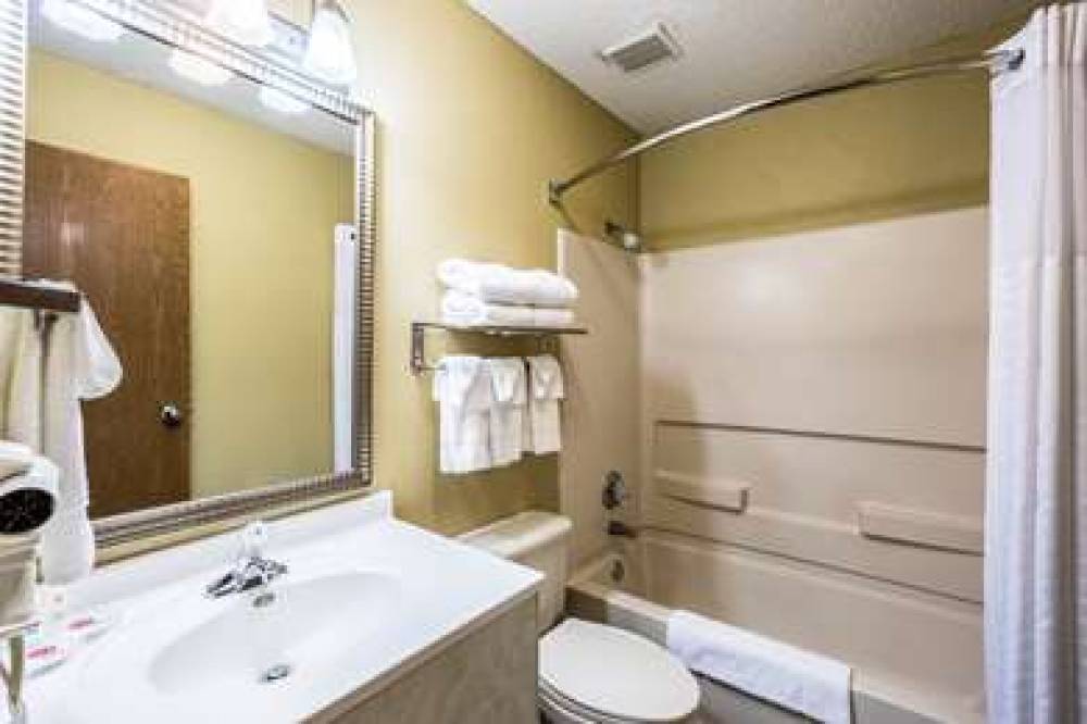 QUALITY INN SCOTTSBLUFF 9