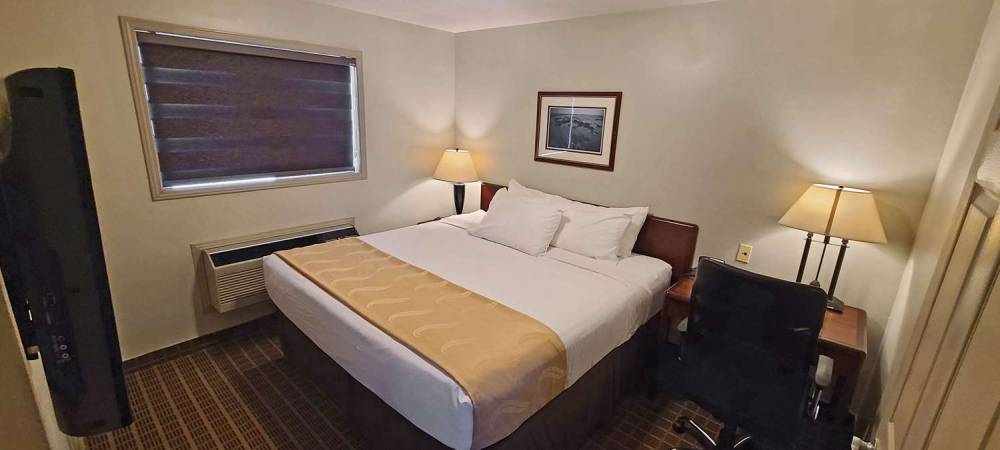 Quality Inn & Suites 1000 Islands 1