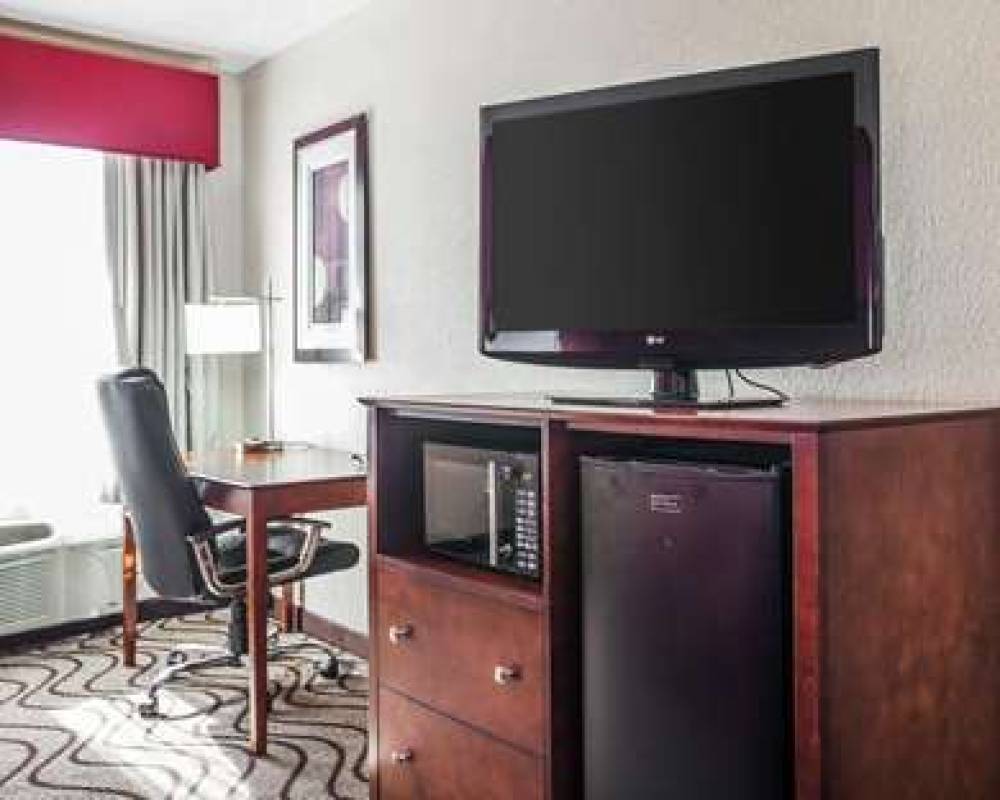 Quality Inn & Suites Altoona - Des Moines 9