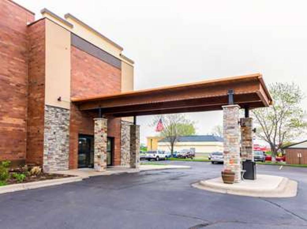 Quality Inn & Suites Arden Hills - Saint Paul North 2